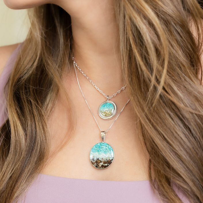 Marina Necklace - Ocean Gradient (Abalone)