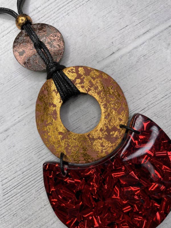 Burgundy Gold Pendant Shell Adjustable Necklace