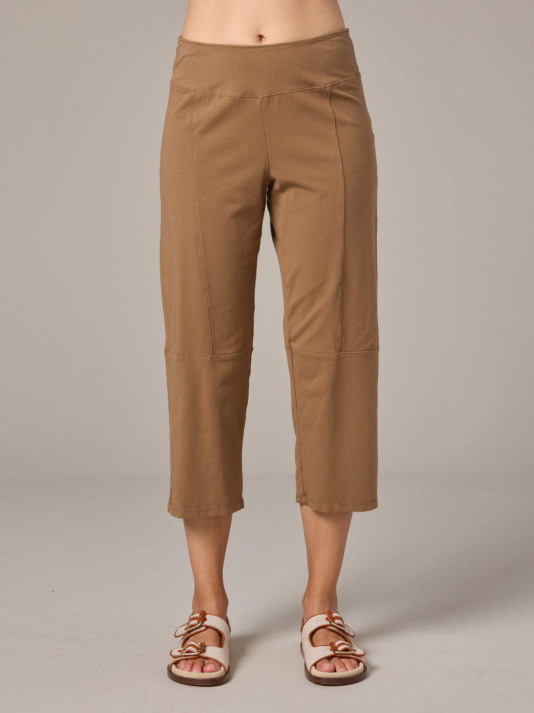 Cut Loose Walking Capri