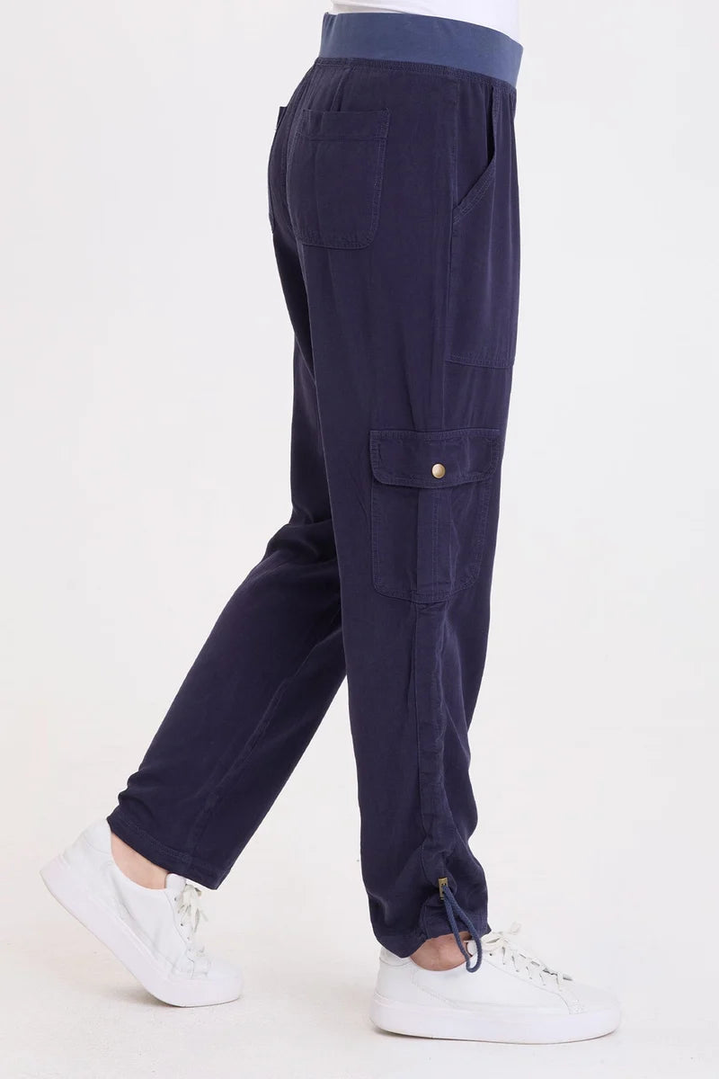 Wearables Keon Slim Pant